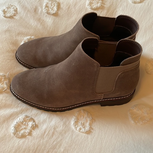 Me Too Low Heel Boot - Picture 3 of 10